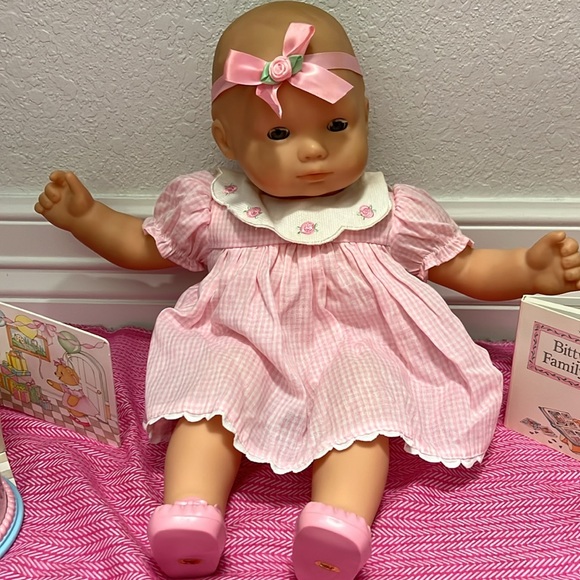 Vintage Itty Bitty Baby Doll with bag.From the mid 1990s, rare. - Picture 6 of 17